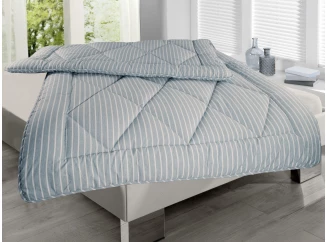 Prikrývka Comfy Sleep 140x200 cm, pruhovaná